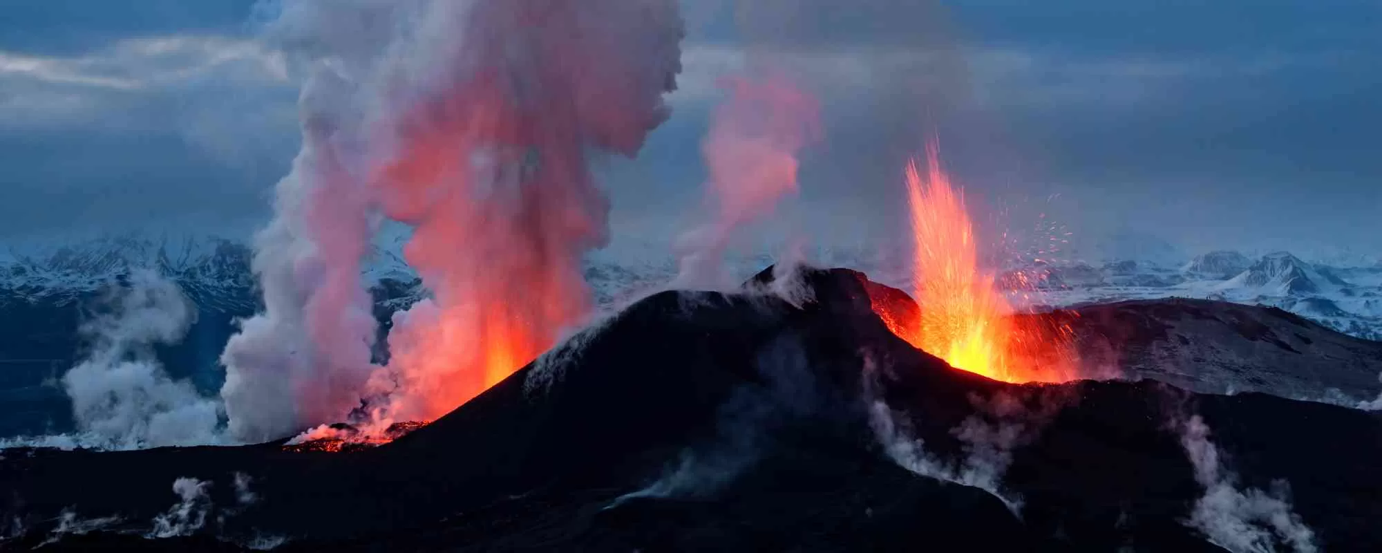 Iceland's Reykjanes Peninsula Sees Third Volcanic Eruption, Posing Risk to Blue Lagoon Attraction